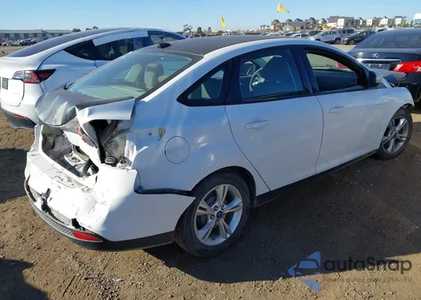 2014 Ford Focus Se z USA, uszkodzony, nr VIN 1FADP3F22EL119588